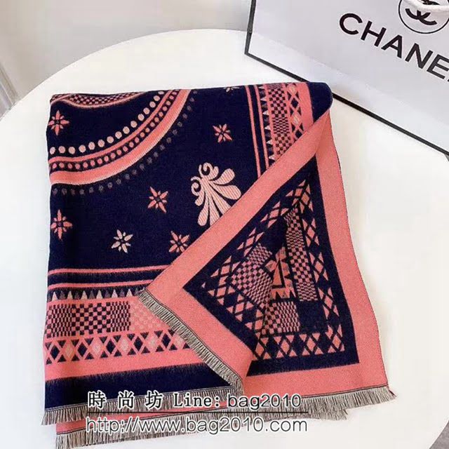 CHANEL香奈兒 18年秋冬新款 小香山茶花羊絨混紡圍巾披肩 LLWJ6818